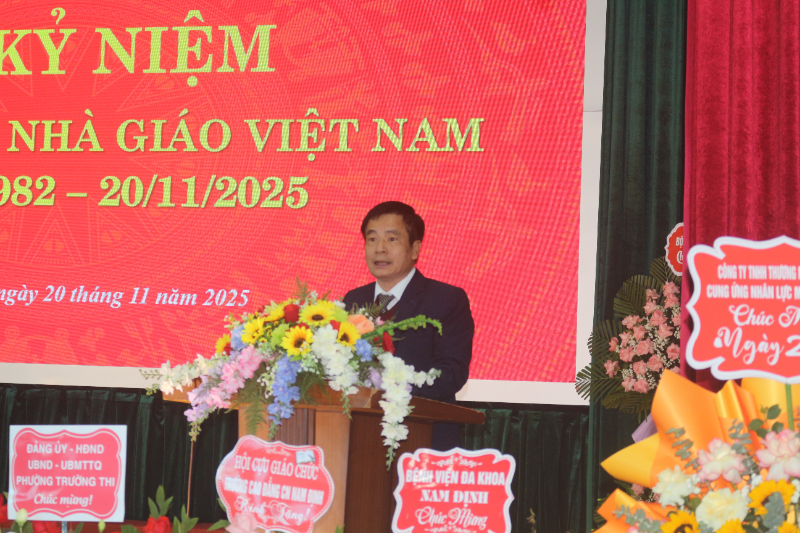 Lễ kỷ niệm 43 năm Ngày Nhà giáo Việt Nam tại Trường Cao đẳng Công nghiệp Nam Định